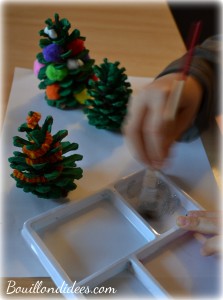 DIY Noël, sapin en pomme de pin décoration Bouillondidees