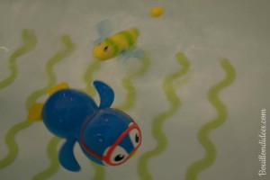Munchkin, marque américaine de puériculture (jouets pour le bain) Concours Bouillon d'idées - pinguoin nageur et insectes nageurs