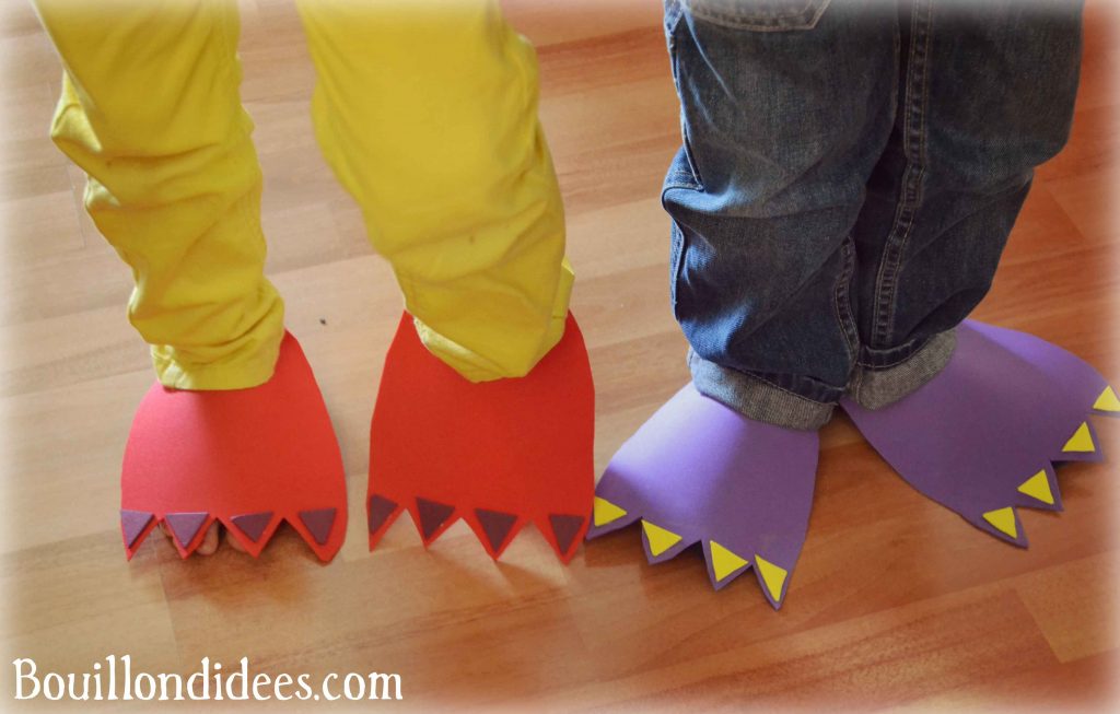 DIY fabriquer des pieds de monstres ou dinosaures (brico enfant, anniversaire, carnaval, halloween) avec feuilles de mousse