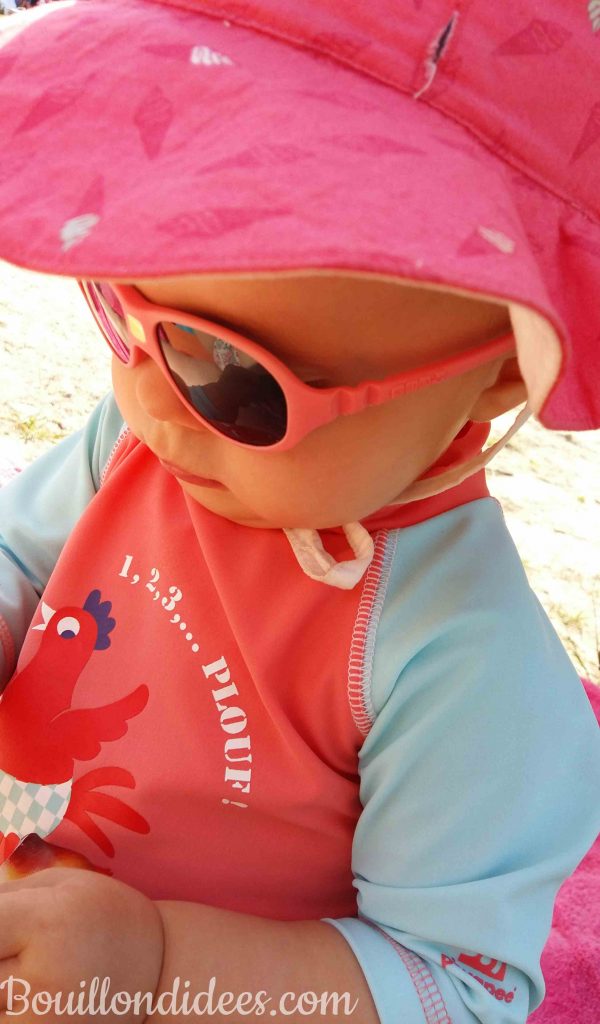 Profiter été avec bébé baignade maillot anti UV Piwapee soleil chapeau et lunettes Ki et La Jokapi Bouillondidees