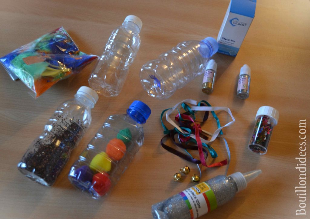 Fabriquer des bouteilles sensorielles (DIY Montessori)