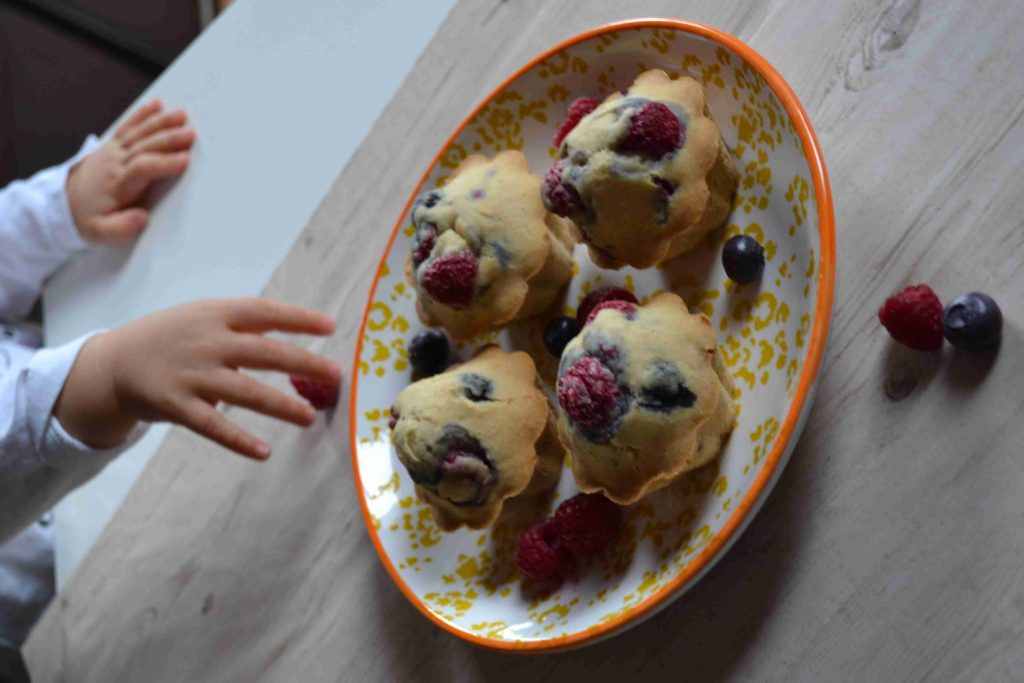 Muffins aux fruits rouges sans GLO (sans gluten, sans lait, sans œuf) - recette sans allergènes Bouillon d'idées